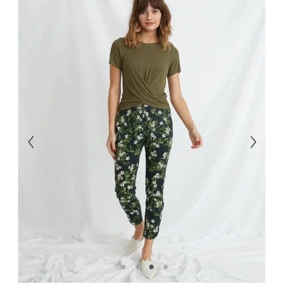 Marine Layer Allison Tropical Floral Dark Pull-On Pants - Picture 3 of 7